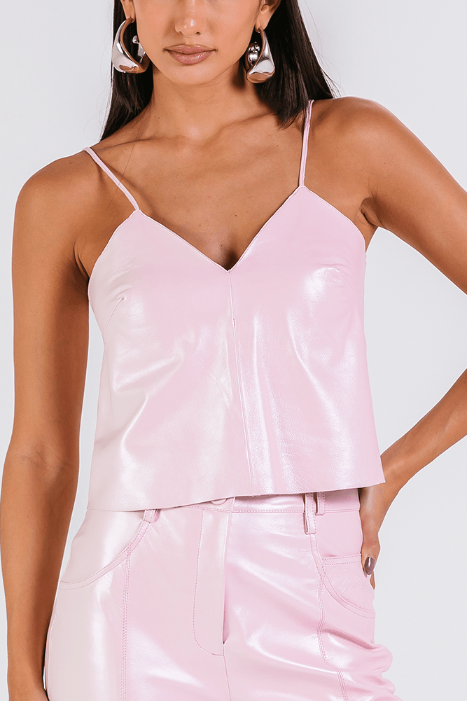 Lycia Plunge Top blanco con microestampado de lunares rojos
